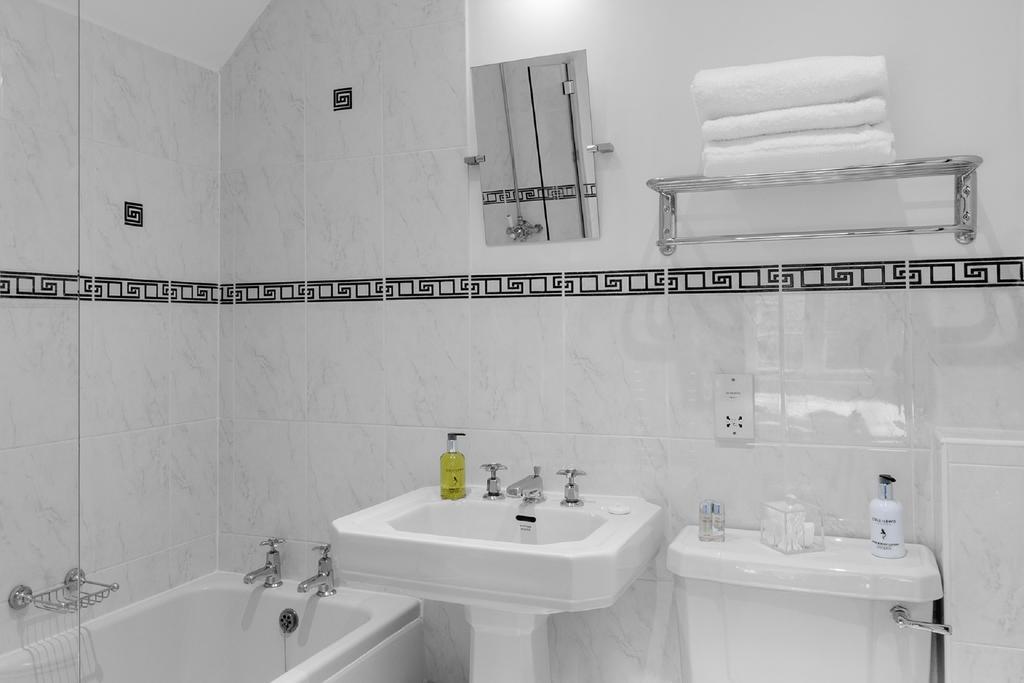 Hurtwood Hotel Peaslake Zewnętrze zdjęcie